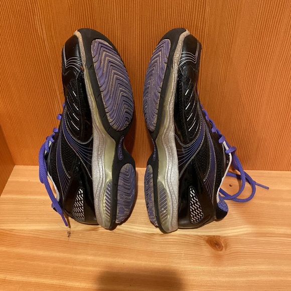 Sketcher “tone up” walking shoes. Size 6 - Picture 3 of 4